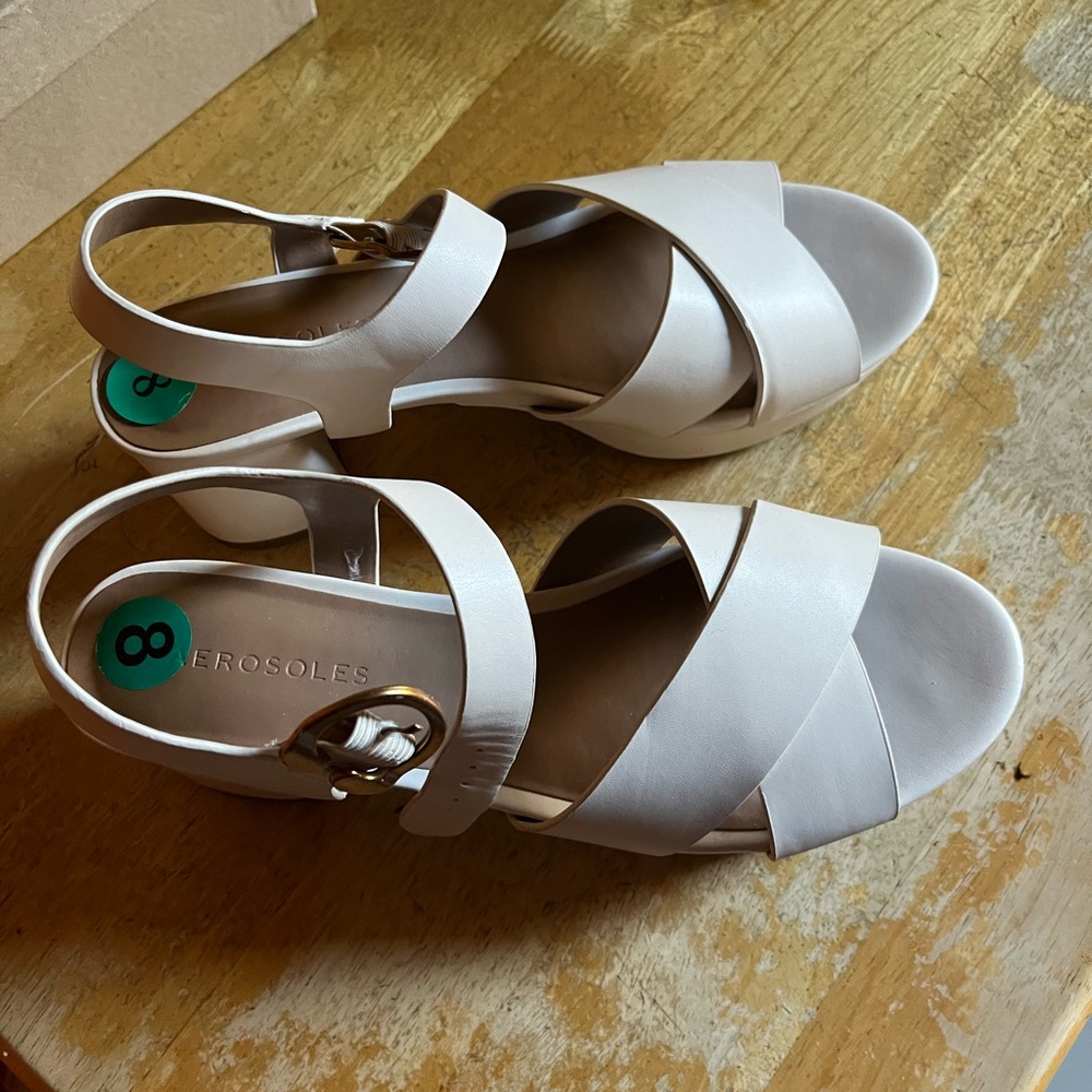 AEROSOLES Women's Ivory Cosmos Platform Sandals